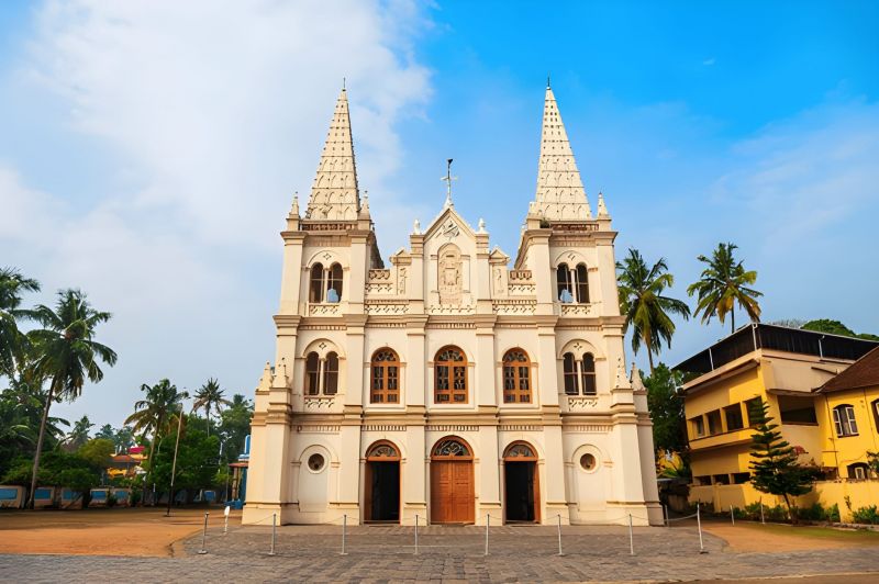 Kerala: A Journey Through Nature & Luxury – 10 Nights