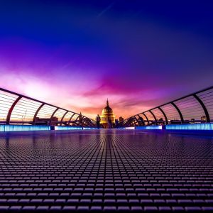Flights to London from Phoenix